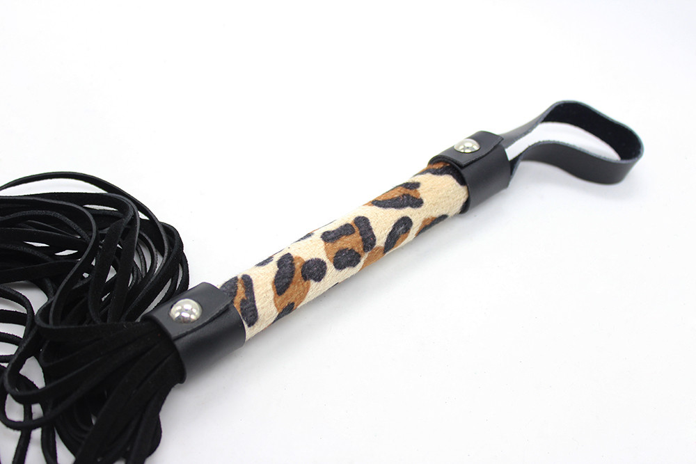 Leopard whip